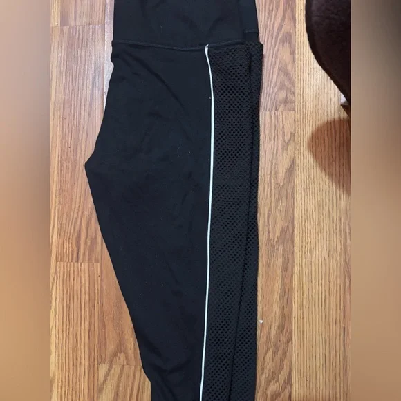 VS PINK ULTIMATE LEGGINGS - Picture 2 of 11